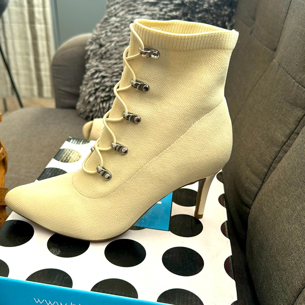 Womens shoes size 5